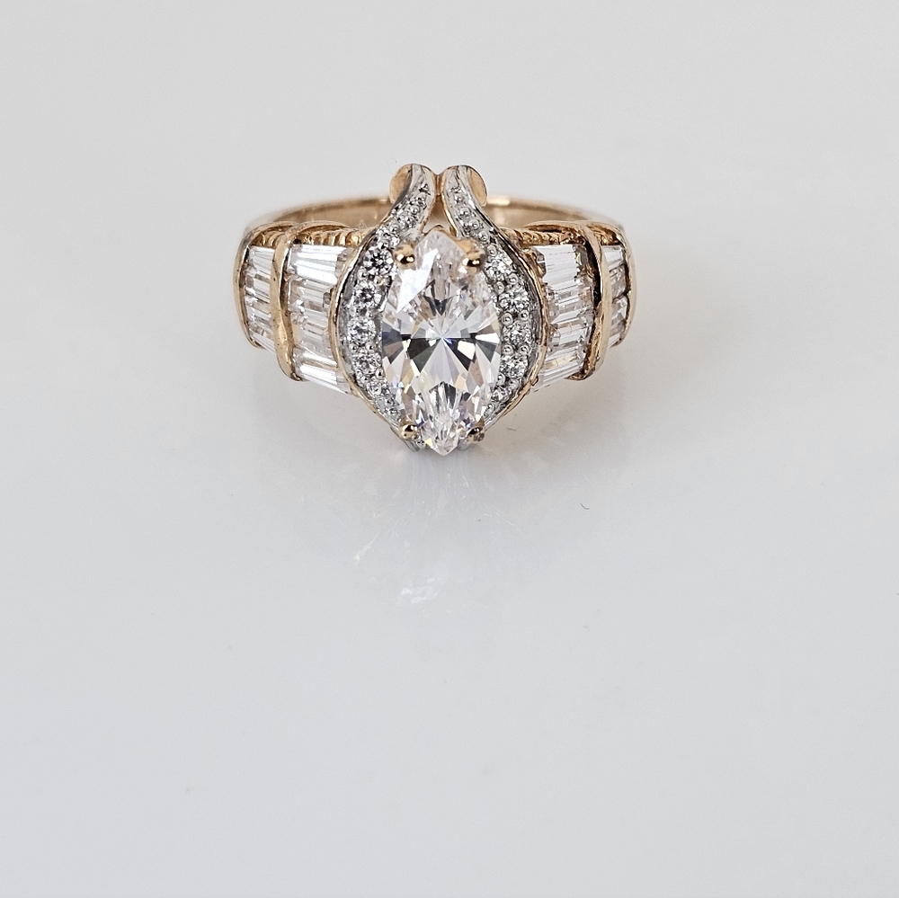 Authentic Victoria Wieck Diamond Simulant Ring 18K Vermeil! Size 8! - Picture 14 of 14